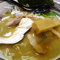 「強烈煮干しらーめん（ハードテイストVer.）700円」@いのうえの写真