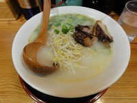 「豚骨らーめん 並」@功留館 ふりだしやの写真