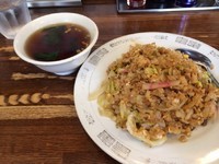 「搾菜とレタスの焼飯」@中華そば 萬福の写真