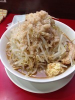 「ラーメン ヤサイマシにんにくアブラ」@用心棒の写真