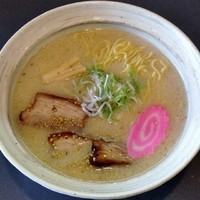 「しおらーめん」@らーめん 三日月の写真