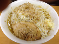「ラーメン、中太麺ニンニクアブラ680円」@ラーメン ○菅の写真