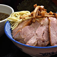 「つけ麺チャーシュー＋大盛り」@肉煮干中華そば 鈴木ラーメン店の写真