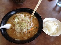 「味噌ラーメン630円 半ライス無料」@くるまやラーメン 潮来店の写真