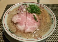 「背脂煮干しそば（太麺）￥700」@らーめん セアブラノ神 壬生本店の写真