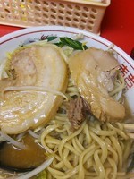 「小ラーメン690円（麺半分）」@ラーメン二郎 仙台店の写真