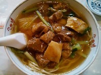 「牛腩湯麺(牛バラそば) ￥890」@中華菜館 同發 本館の写真