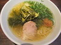 「梅　白醤油ラーメン　「800円」」@自家製麺 コトホギの写真