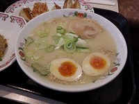 「牛骨ラーメン」@餃子の王将 淵野辺店の写真