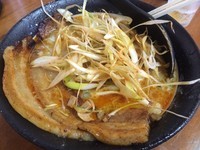 「白鬼坦々麺＋ネギ＋チャーシュー増し。」@みそ吉 平店の写真