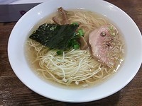 「白醤油ラーメン中盛」@らーめん 夢中の写真