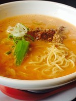 「担々麺¥800＋半ライス¥100」@吉田商店の写真