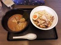 「つけめん（小）２００ｇ（半分味玉付）」@清勝丸 海老名店の写真