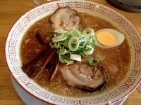 「豚骨醤油ラーメン（７５０円）」@元祖環七 下頭橋ラーメン 戸田店の写真