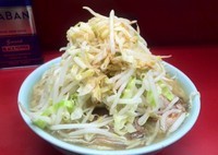 「小ラーメン（ヤサイ・ニンニク・カラメ） 690円」@ラーメン二郎 中山駅前店の写真