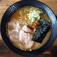 「ヨシベーラーメン 正油・トロ肉チャーシューハーフサイズ」@ラーメン ヨシベー 八千代店の写真