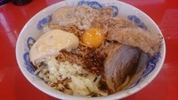 「まぜそば(ロックの日無料豚増し+全マシ味玉)」@ジャンプの写真