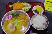 「らーめん定食」@やきとり 三金の写真