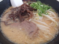 「味噌ラーメン500円硬め、替玉1玉無料」@博多天神 新橋1号店の写真