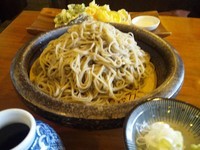 「粗挽き田舎そば　870円」@そば処 くろつぼの写真