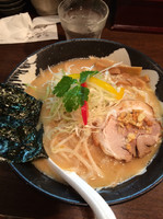 「白味噌とんこつ（濃厚 大盛り）」@北海豚骨麺屋 銀鈴の写真