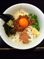 「【限定】辛まぜそば 760円(追い飯付き)」@麺屋しゅうの写真