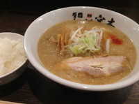 「背脂らーめん 醤油」@背脂らーめん 宮本 西池袋店の写真