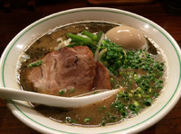 「ら〜めん 650円  味玉  クーポンにて無料」@らぁ〜めん ぶぃスリーの写真