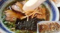 「チャーシュー麺700+餃子350＝1050円(税込)」@濱龍の写真