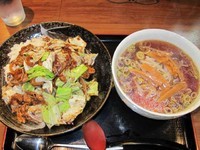 「ホイコーロー丼500円（ランチ）＋半ラーメン300円」@中華ダイニング いい田の写真