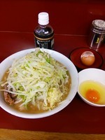 「小ラーメン野菜ニンニク(670円)、極上生卵(80円)」@ラーメン二郎 相模大野店の写真