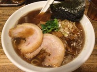 「平子煮干そば+バターしょうゆ肉丼（700+380円）」@新橋 纏の写真