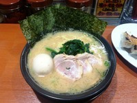 「醤油豚骨SP　890円」@鎌倉家の写真