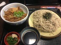 「山わさびそば大盛り、ミニすき焼き丼」@なか卯 サンシャイン前店の写真