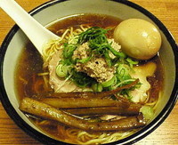 「醤油（味付玉子＋１００円）＝８４０円」@雨は、やさしくの写真