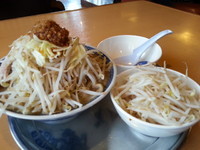 「角ふじ麺(中盛・250g・野菜増し)800円」@常勝軒 本庄店の写真