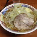 ラーメン 麺少なめ、豚一枚