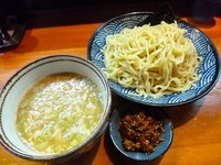 「つけ麺（780円）+大盛（100円）+辛味（100円）」@麺や 虎ノ道の写真