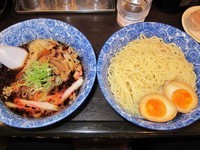 「肉ワンタンつけ麺620円＋麺中盛50円＋味玉90円」@肉厚わんたん麺と手作り焼売 ら麺亭 浅草支店の写真