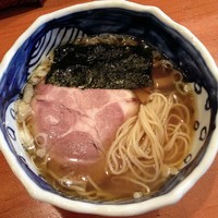 「中華そば（中盛）　￥６００」@中華そば 榮じの写真