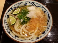 「すだちおろし冷やかけうどん(並盛)340円」@丸亀製麺 イーサイト高崎店の写真