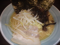 「ラーメン(並)(680円)(硬め)」@横浜ラーメン 増田家 西船橋店の写真