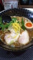 「鶏パイタン和風しょうゆ 850円 細麺」@麺屋酒場 心粋の写真