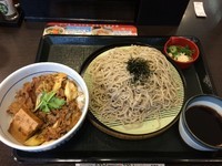 「山わさびそば、大盛り530円、ミニすき焼き丼300円」@なか卯 サンシャイン前店の写真