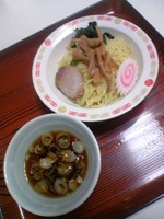 「つけ麺(小ライス・漬物・小鉢付)580円」@東京らーめん 桃源の写真