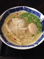 「つくば茜鶏らぁめん（塩・味玉）」@龍のひげの写真