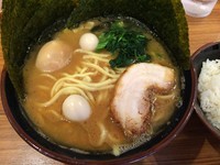 「ラーメン＋味付玉子＋海苔＋ライス（￥680＋￥100＋￥50」@町田商店 小田原店の写真