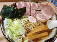 「濃厚中華そば大+肉増し」@ブロンソンの写真