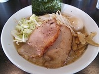 「しょうゆらーめん650円＋煮玉子（サービス）」@味噌麺 伝堂の写真
