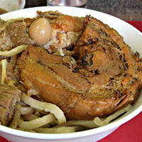 「たま小つけ麺豚入り＋巻ちゃぁ（炙り）」@蓮爾 登戸店の写真